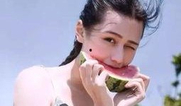 网红爱婷哥吃瓜头像,揭秘网络红人的趣味生活